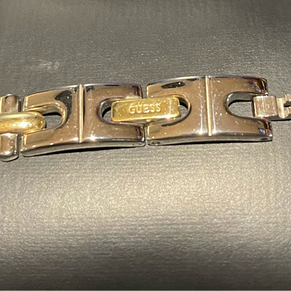 GUESS Watch - Picture 4 of 4